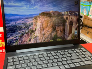 Ноутбук Lenovo 81Lw