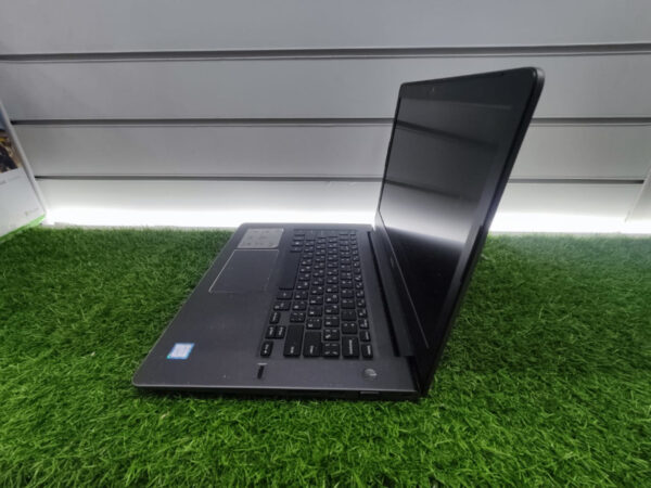 Ноутбук Dell vostro p 75 g