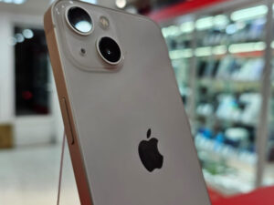 Apple iPhone 13 (128 ГБ. Белый)